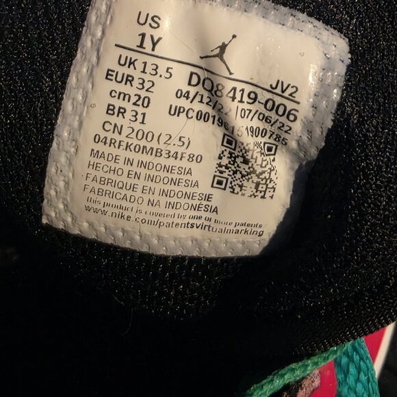 Nike Air Jordan 1 Retro Holiday Season Christmas DQ8419-006 Youth Shoe size 1Y - Picture 9 of 9